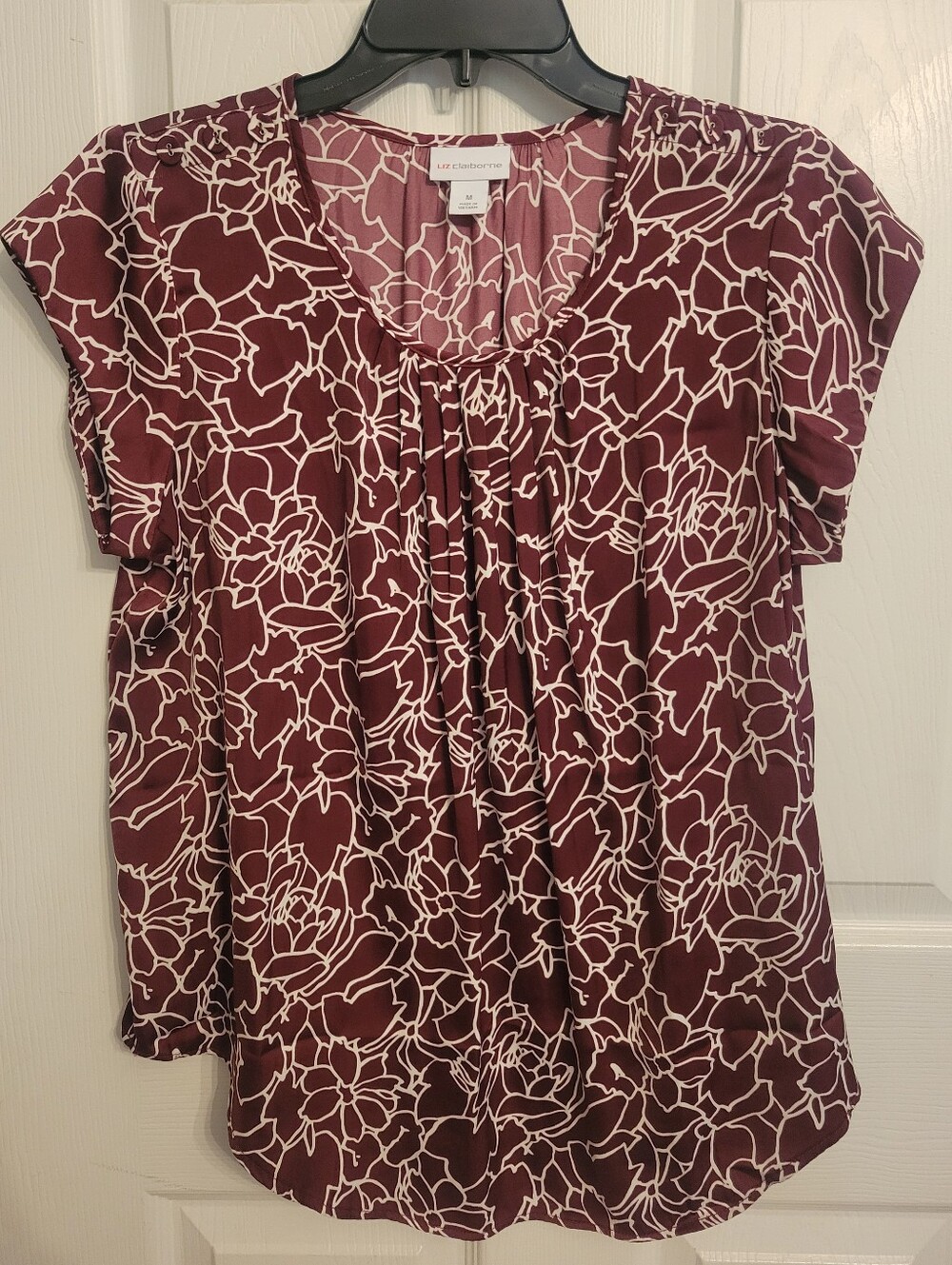 Liz Claiborne Maroon Floral Short Sleeve Top